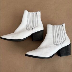 White Musse & Cloud Chelsea Booties
